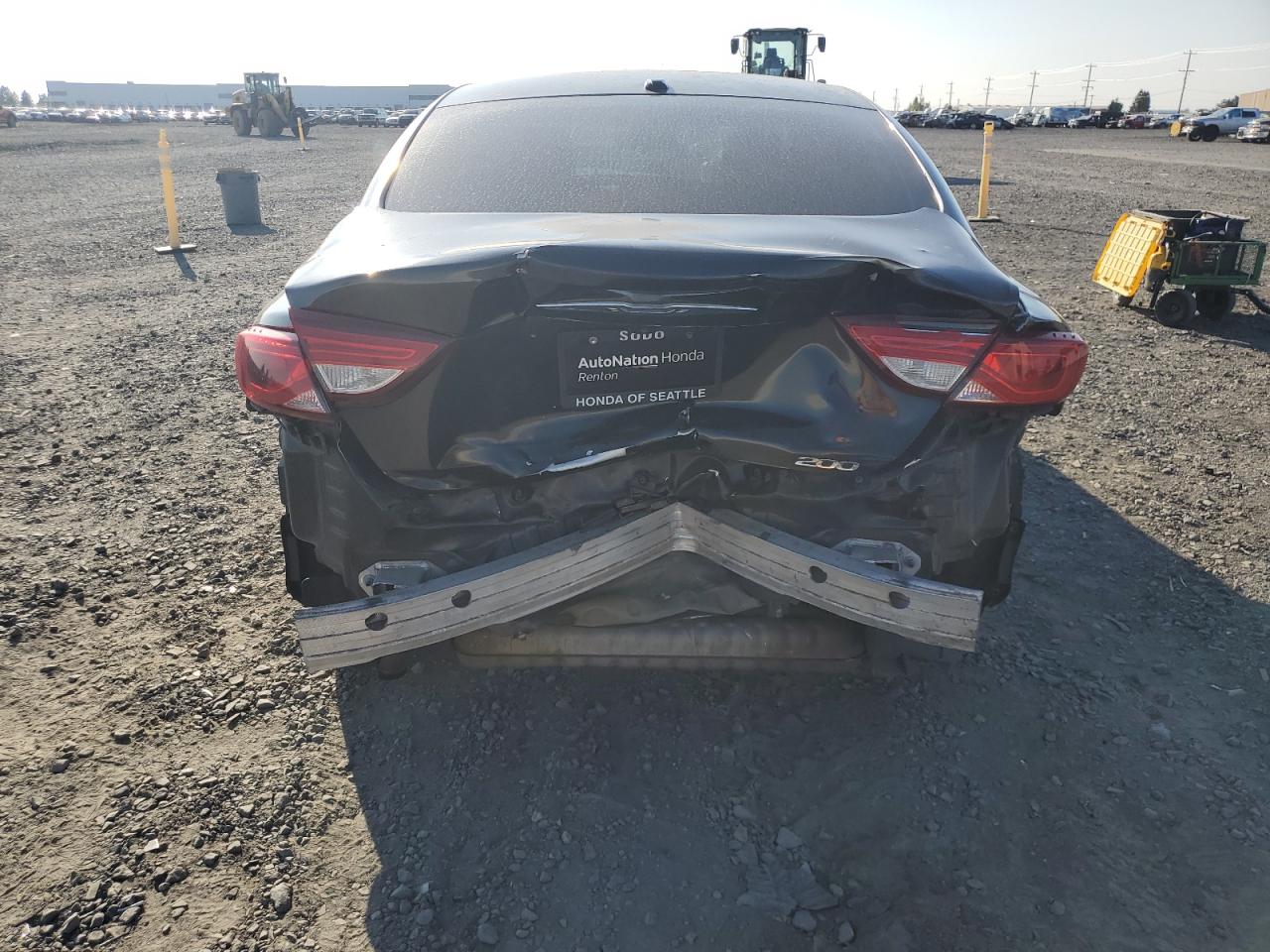 2015 Chrysler 200 Limited VIN: 1C3CCCAB5FN637858 Lot: 81469585