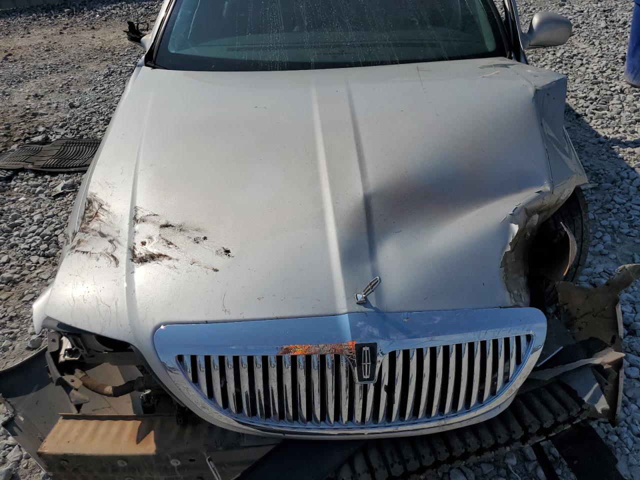 2008 Lincoln Town Car Signature Limited VIN: 2LNHM82WX8X658778 Lot: 81089305