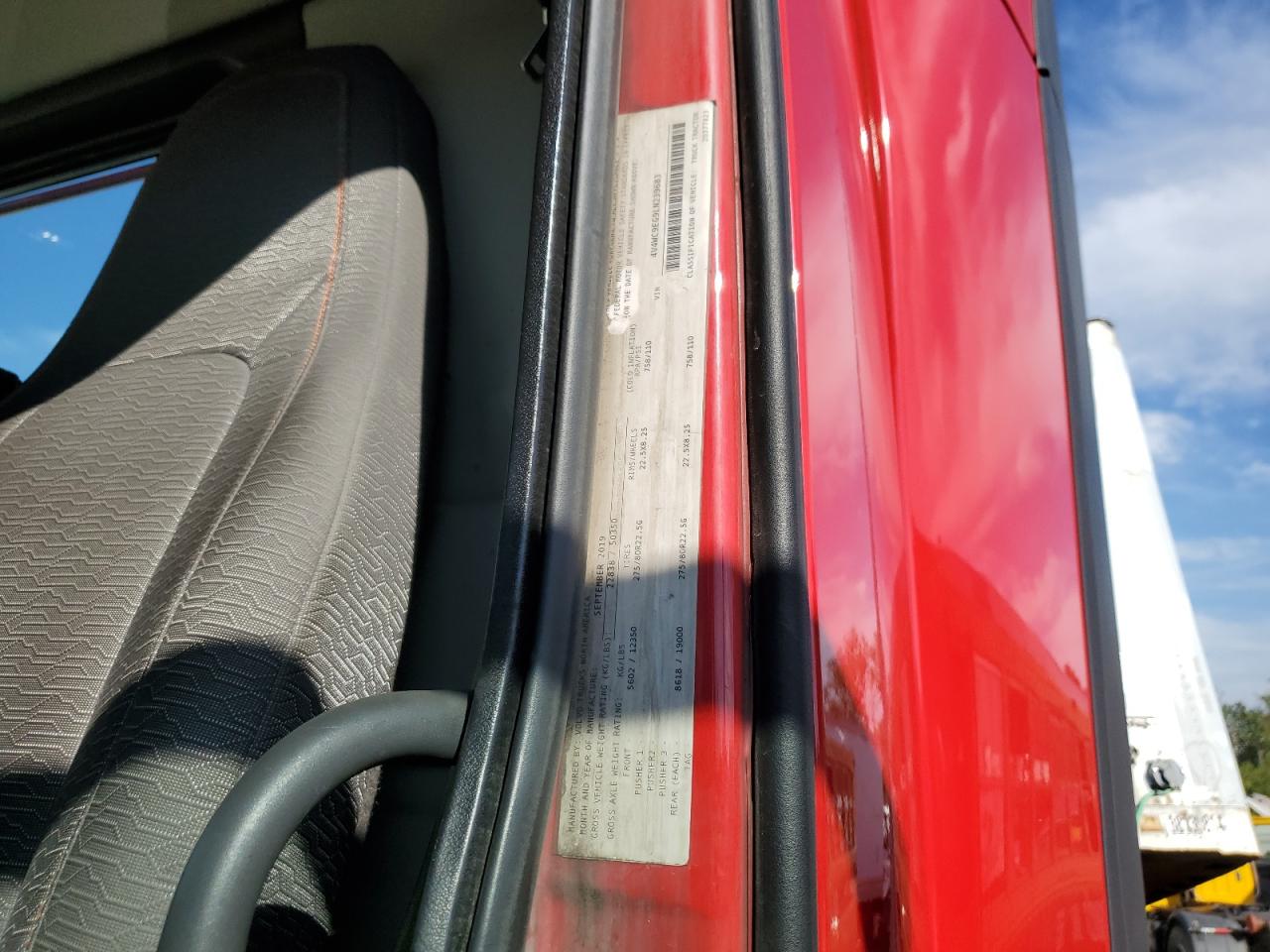 2020 Volvo Vnr Semi Truck VIN: 4V4WC9EG9LN239683 Lot: 83822265