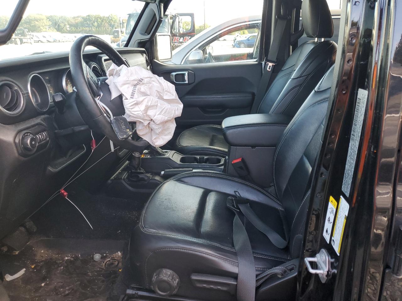 2018 Jeep Wrangler Unlimited Sahara VIN: 1C4HJXEN5JW225042 Lot: 81688575