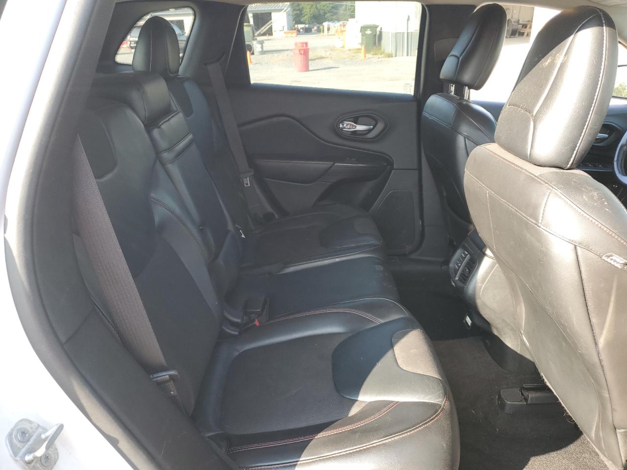 2015 Jeep Cherokee Trailhawk VIN: 1C4PJMBSXFW779382 Lot: 70687755