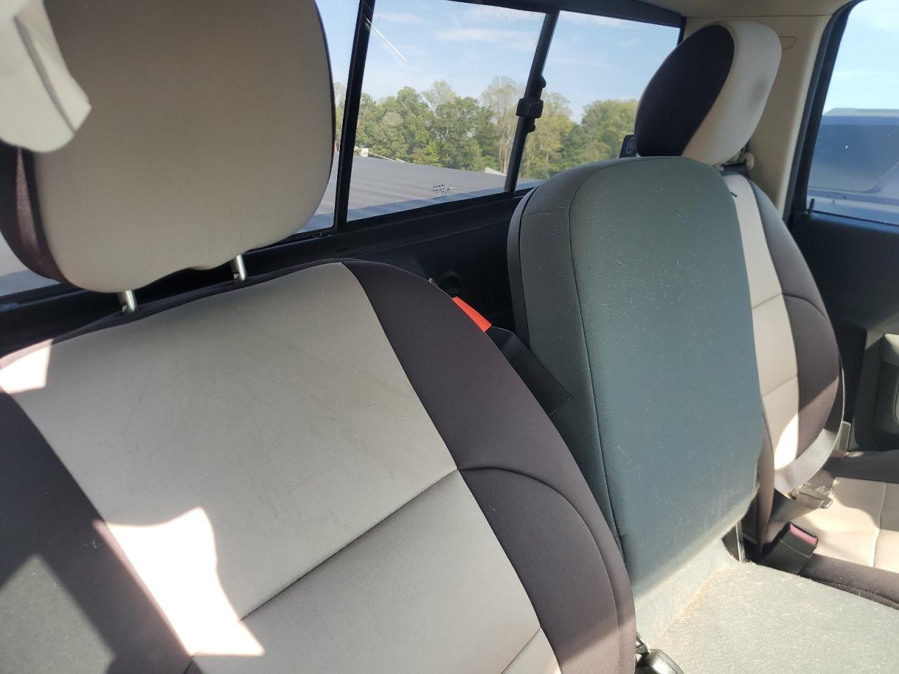 2015 Ram 1500 St VIN: 3C6JR7ATXFG616411 Lot: 81657385