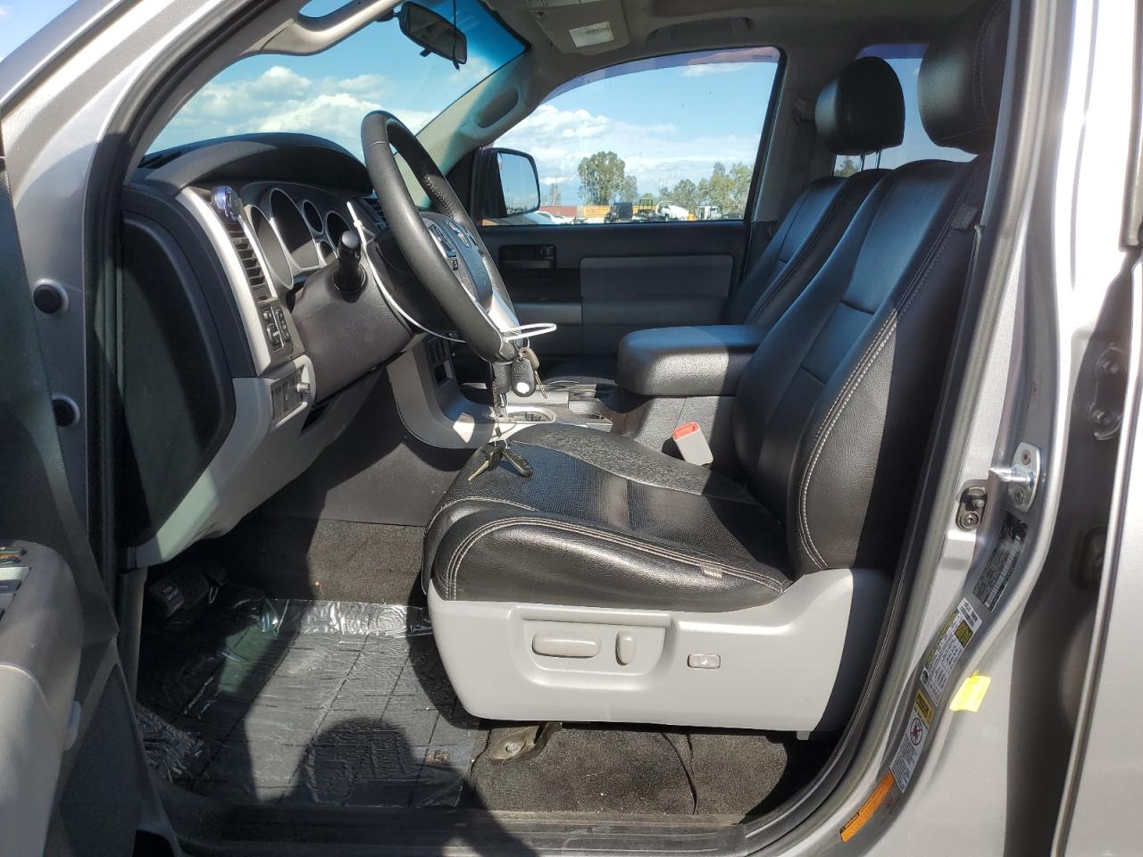 2017 Toyota Sequoia Sr5 VIN: 5TDBW5G16HS151713 Lot: 71127715