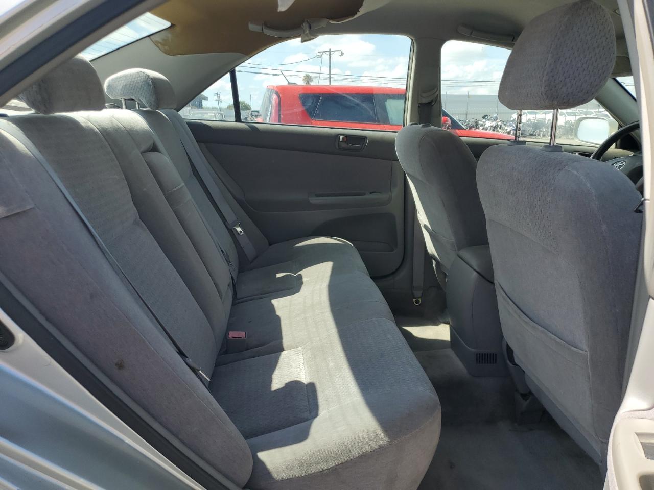 2003 Toyota Camry Le VIN: JTDBE32K330238018 Lot: 81648195