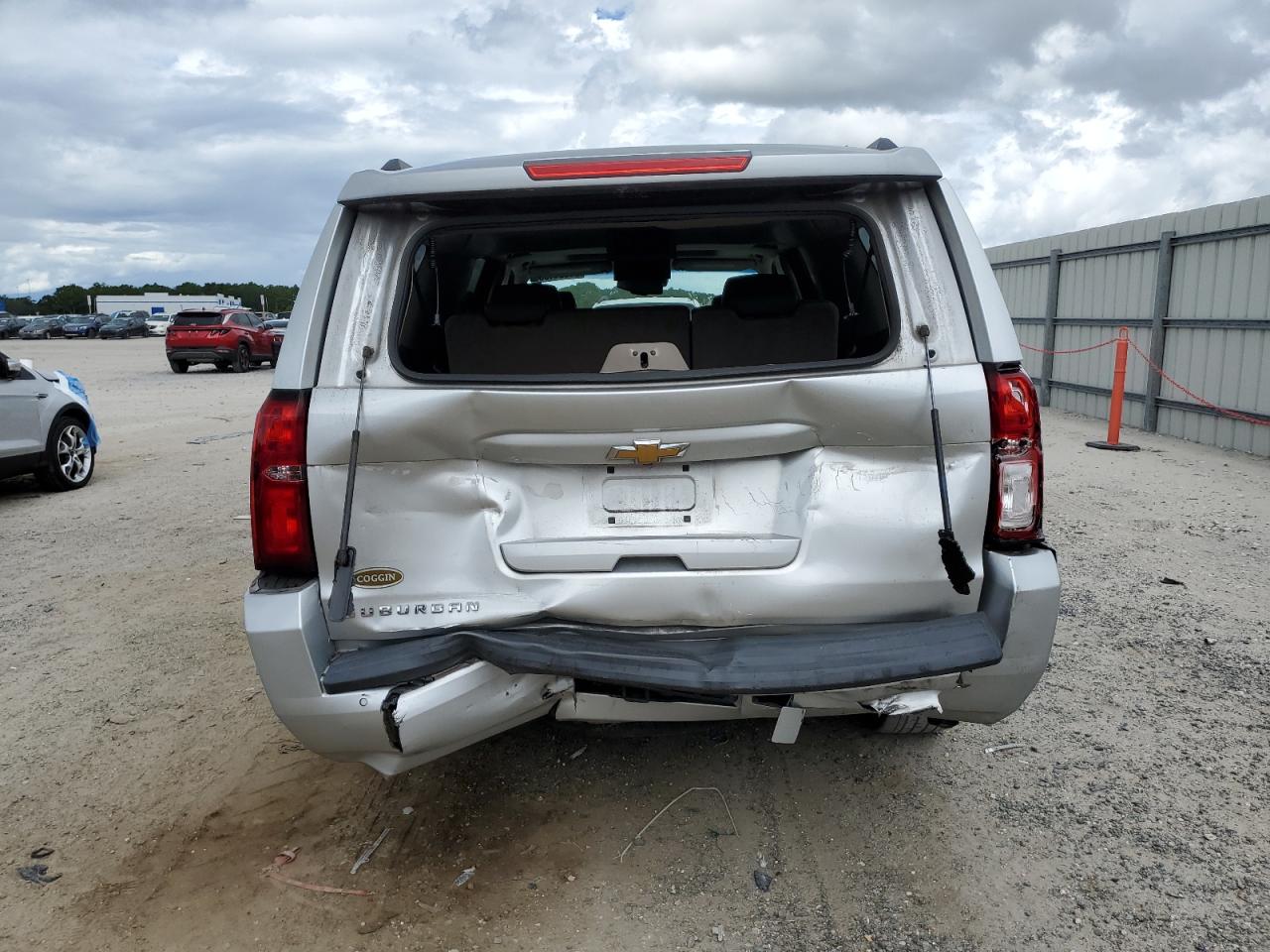 2018 Chevrolet Suburban C1500 Lt VIN: 1GNSCHKC4JR249122 Lot: 81604185