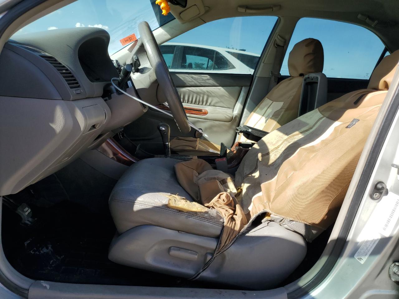 2002 Toyota Camry Le VIN: 4T1BE32K12U562006 Lot: 84642915