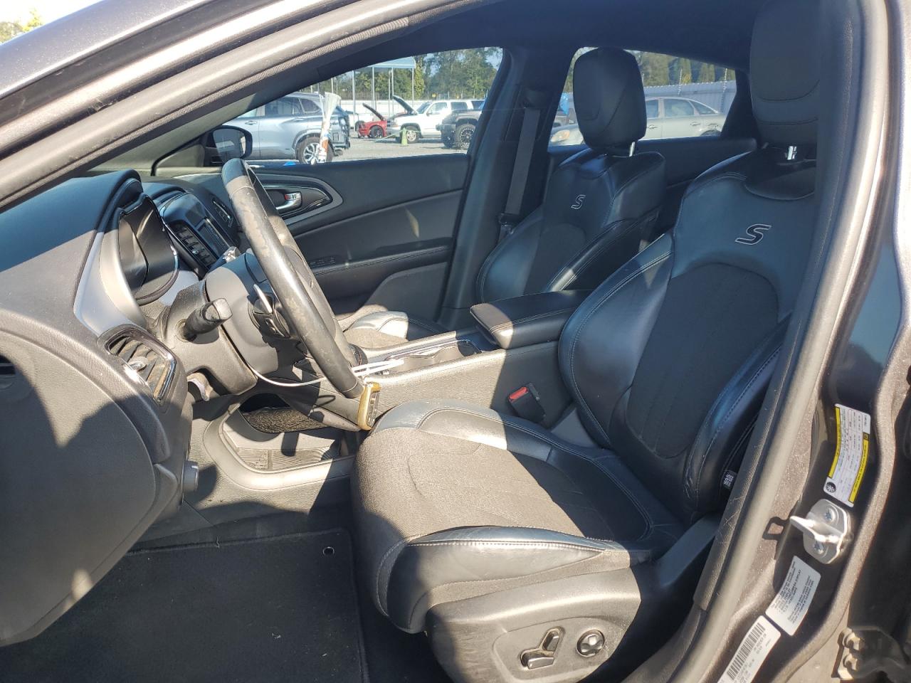 2015 Chrysler 200 S VIN: 1C3CCCDG6FN673811 Lot: 70818515