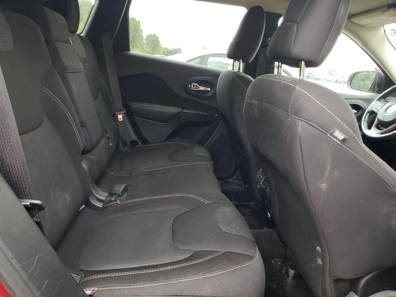 2016 Jeep Cherokee Latitude VIN: 1C4PJMCB3GW221096 Lot: 81714695