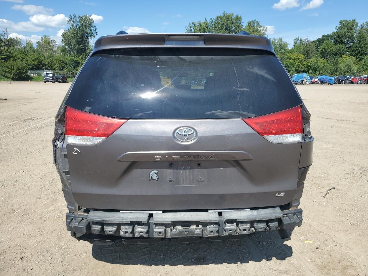 2014 Toyota Sienna Le VIN: 5TDKK3DCXES518761 Lot: 70665485