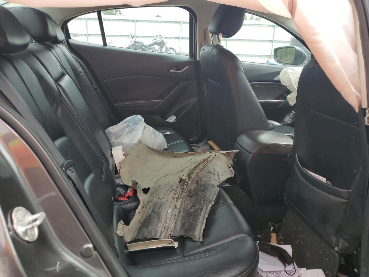 2018 Mazda 3 Touring VIN: 3MZBN1V35JM238585 Lot: 81130285