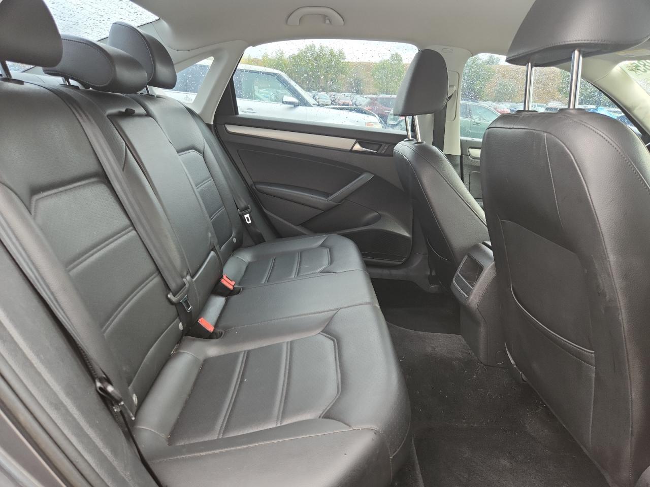 2015 Volkswagen Passat S VIN: 1VWAT7A33FC016453 Lot: 81590285