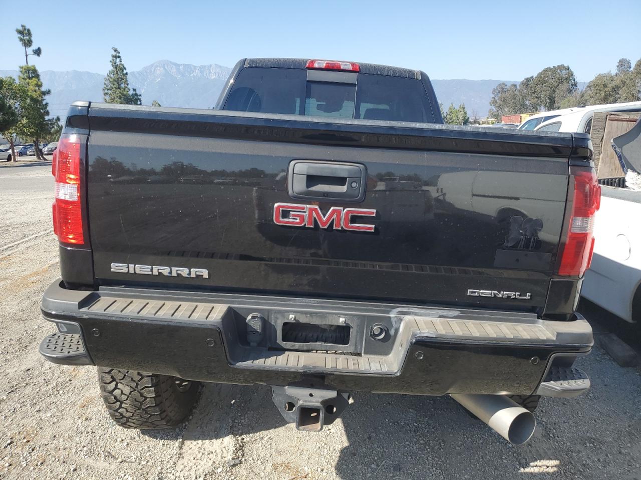 2017 GMC Sierra K2500 Denali VIN: 1GT12UEY0HF173241 Lot: 80868825