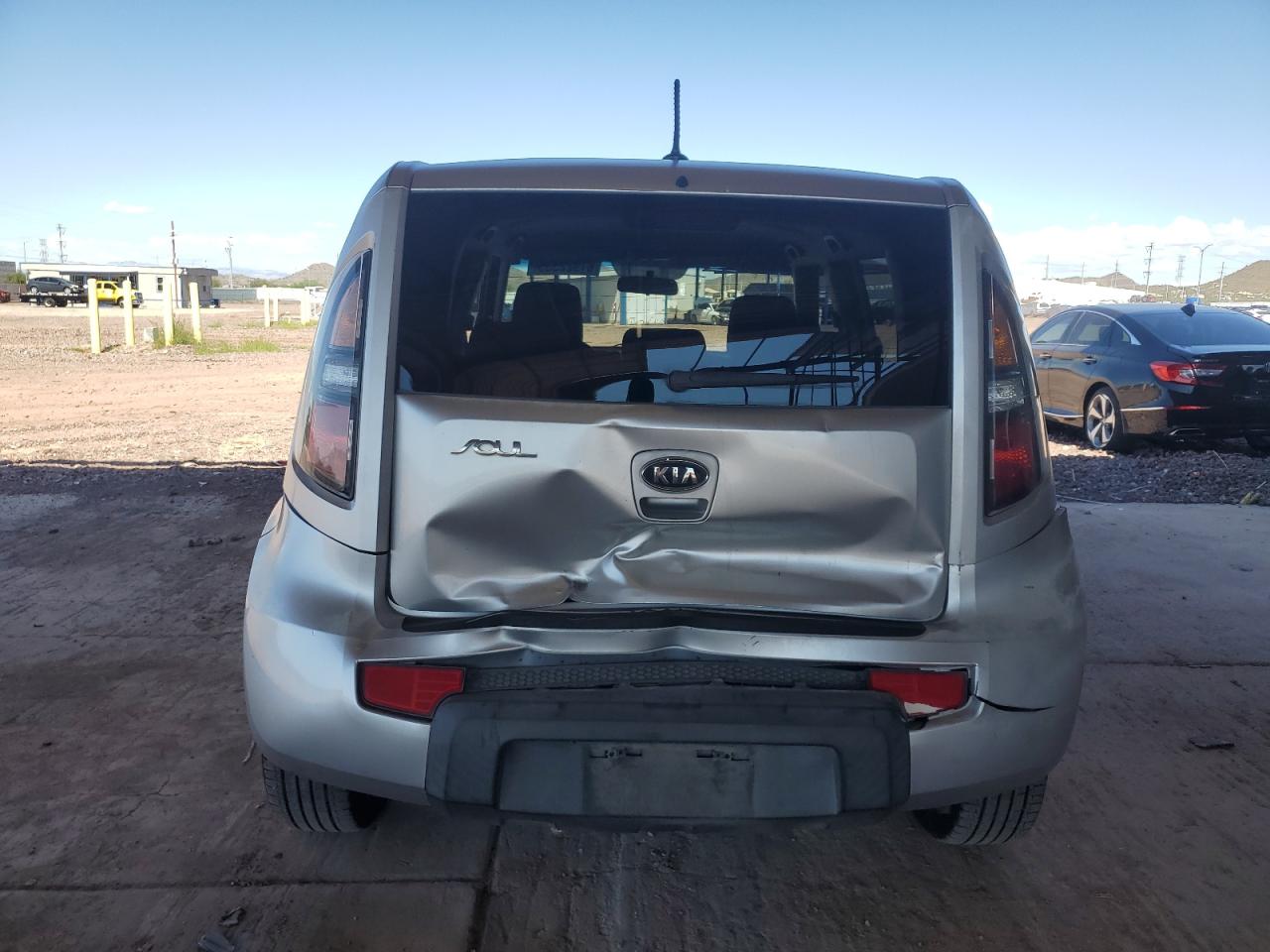 2010 Kia Soul + VIN: KNDJT2A26A7176762 Lot: 81922335