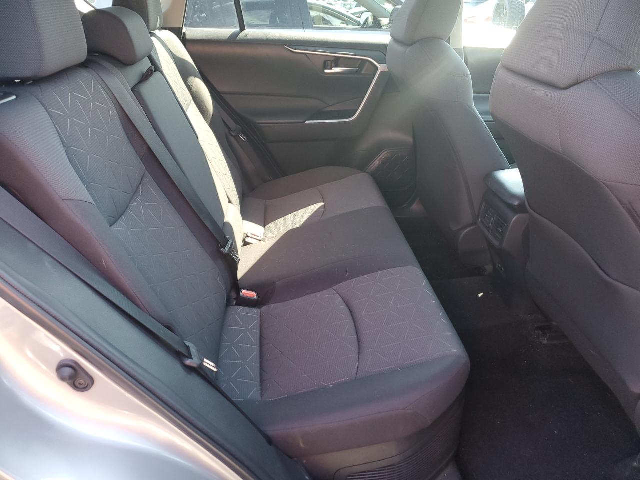 2022 Toyota Rav4 Xle VIN: 2T3RWRFV0NW137391 Lot: 80089575