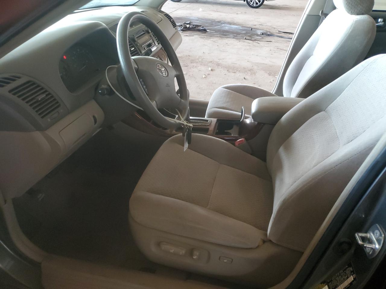 2004 Toyota Camry Le VIN: 4T1BE32KX4U840100 Lot: 80715285