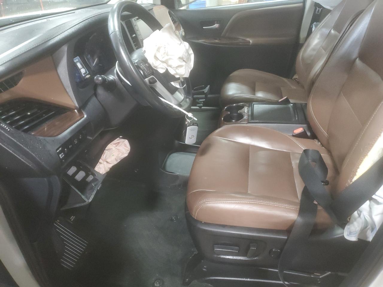 2018 Toyota Sienna Xle VIN: 5TDDZ3DC1JS200283 Lot: 83755835