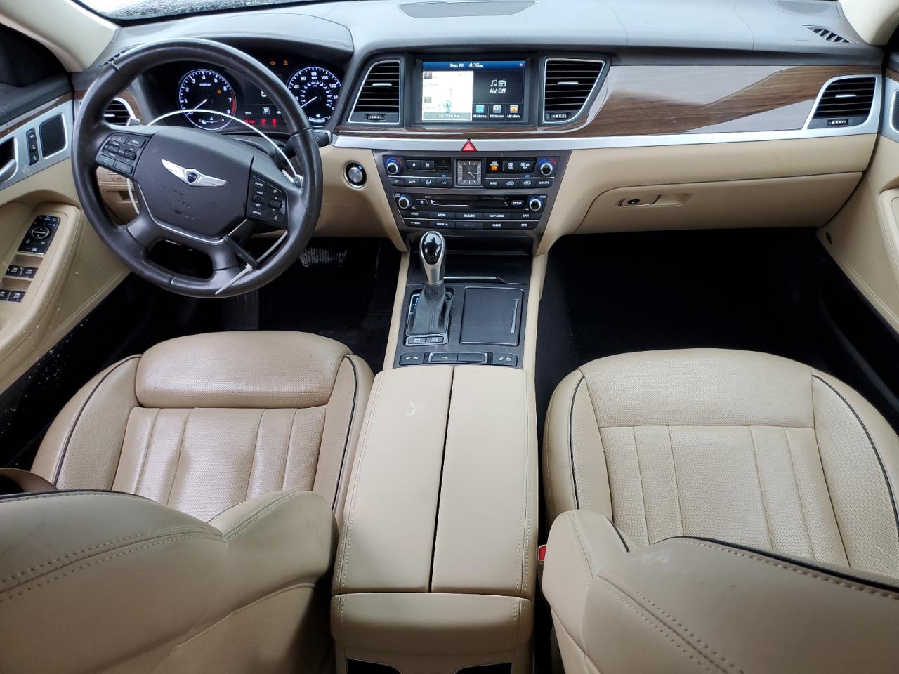 2015 Hyundai Genesis 3.8L VIN: KMHGN4JE5FU021392 Lot: 83761545