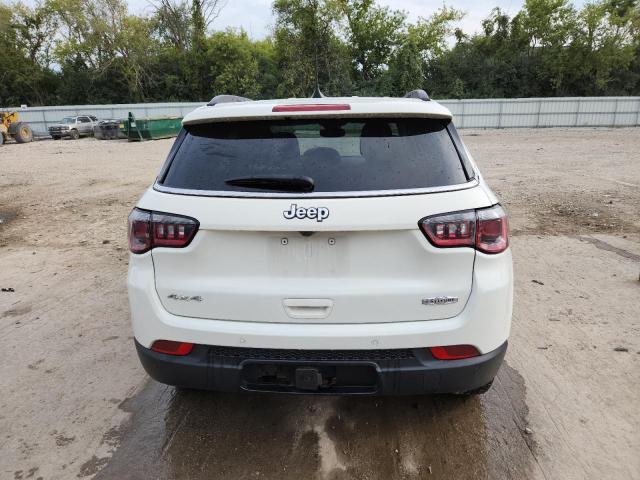 JEEP COMPASS 2018 Белы
