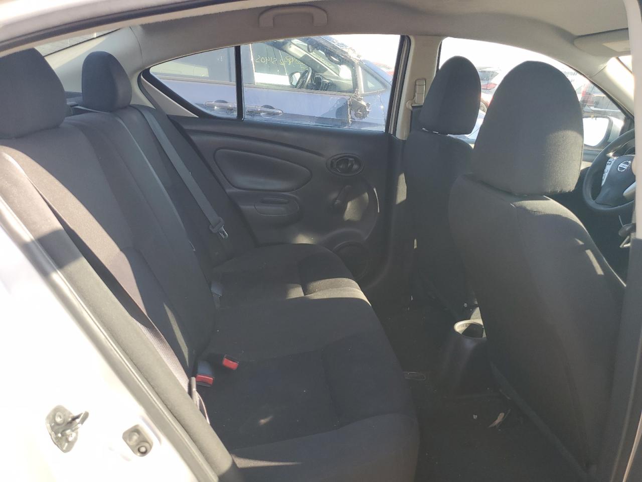 2018 Nissan Versa S VIN: 3N1CN7AP2JL862047 Lot: 81627225