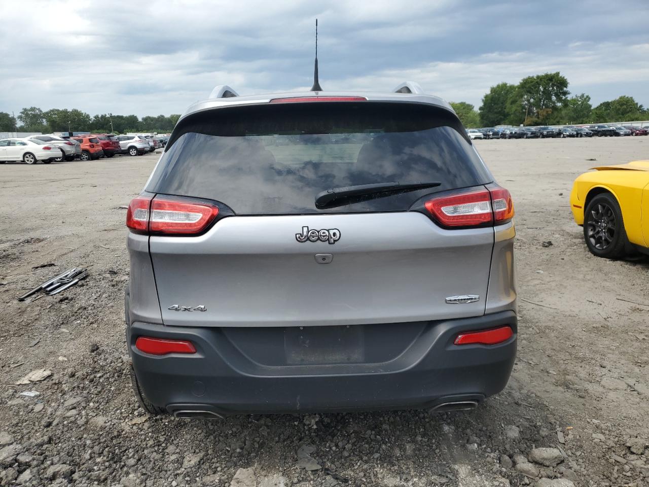 2016 Jeep Cherokee Latitude VIN: 1C4PJMCS7GW266381 Lot: 70770485