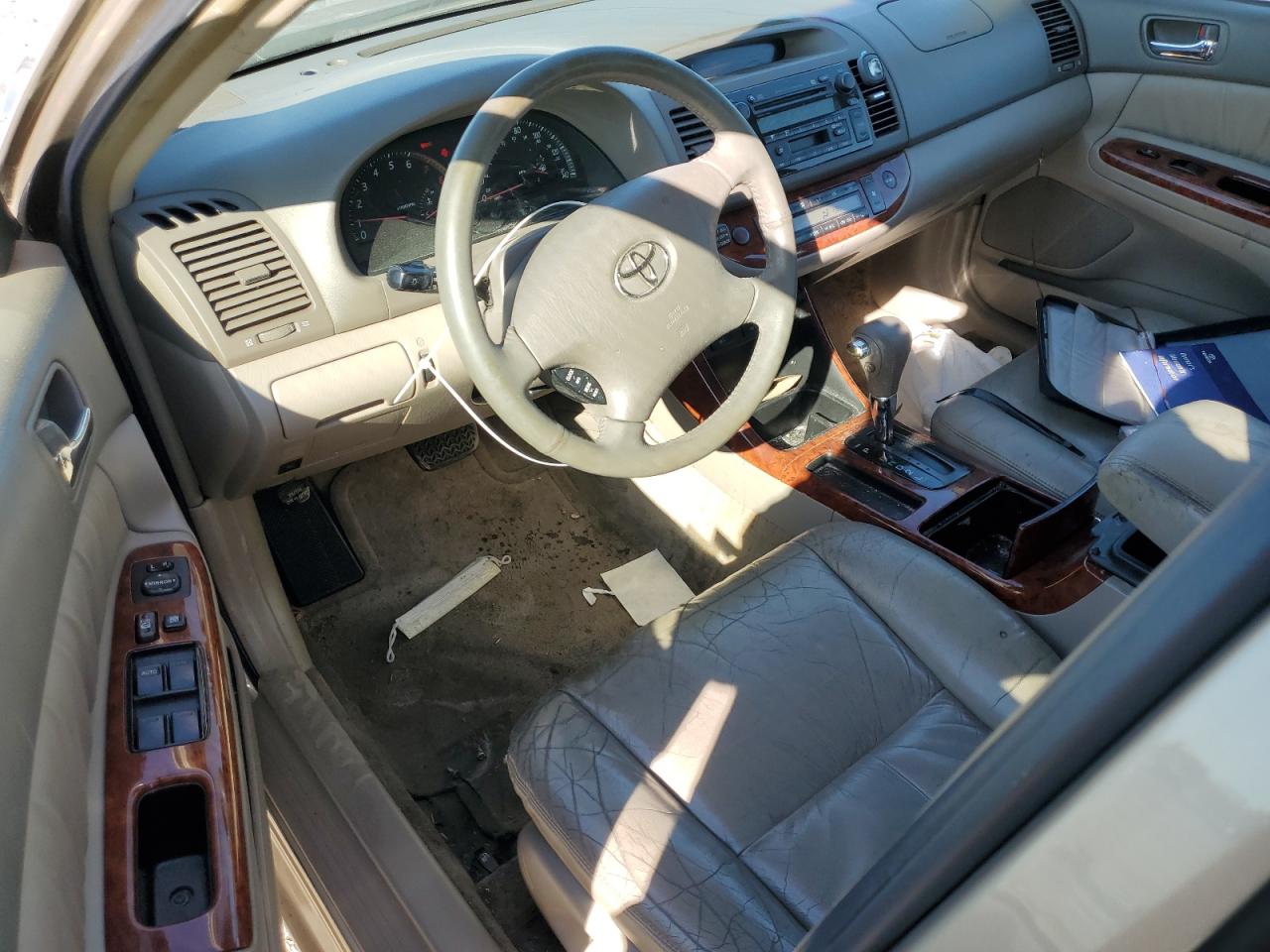 2002 Toyota Camry Le VIN: JTDBF30K120086139 Lot: 81682115