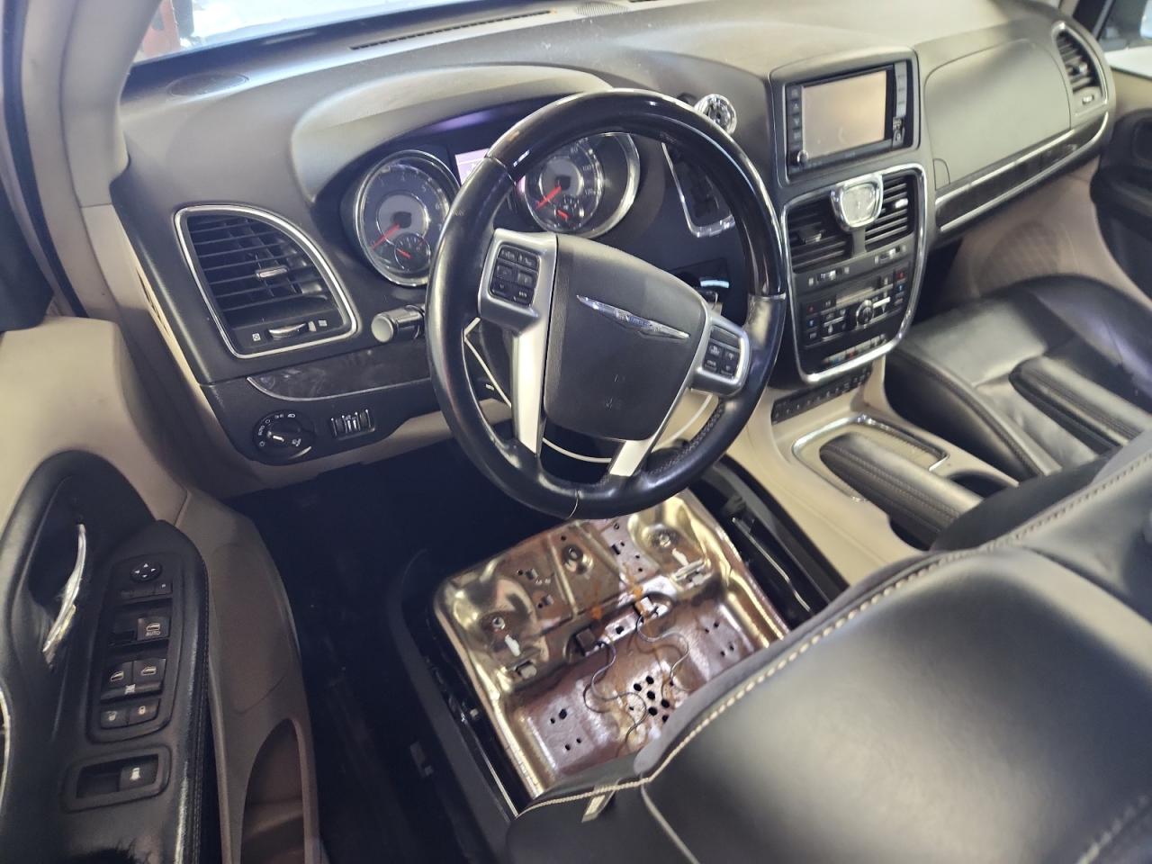 2012 Chrysler Town & Country Limited VIN: 2C4RC1GG3CR423799 Lot: 84044425