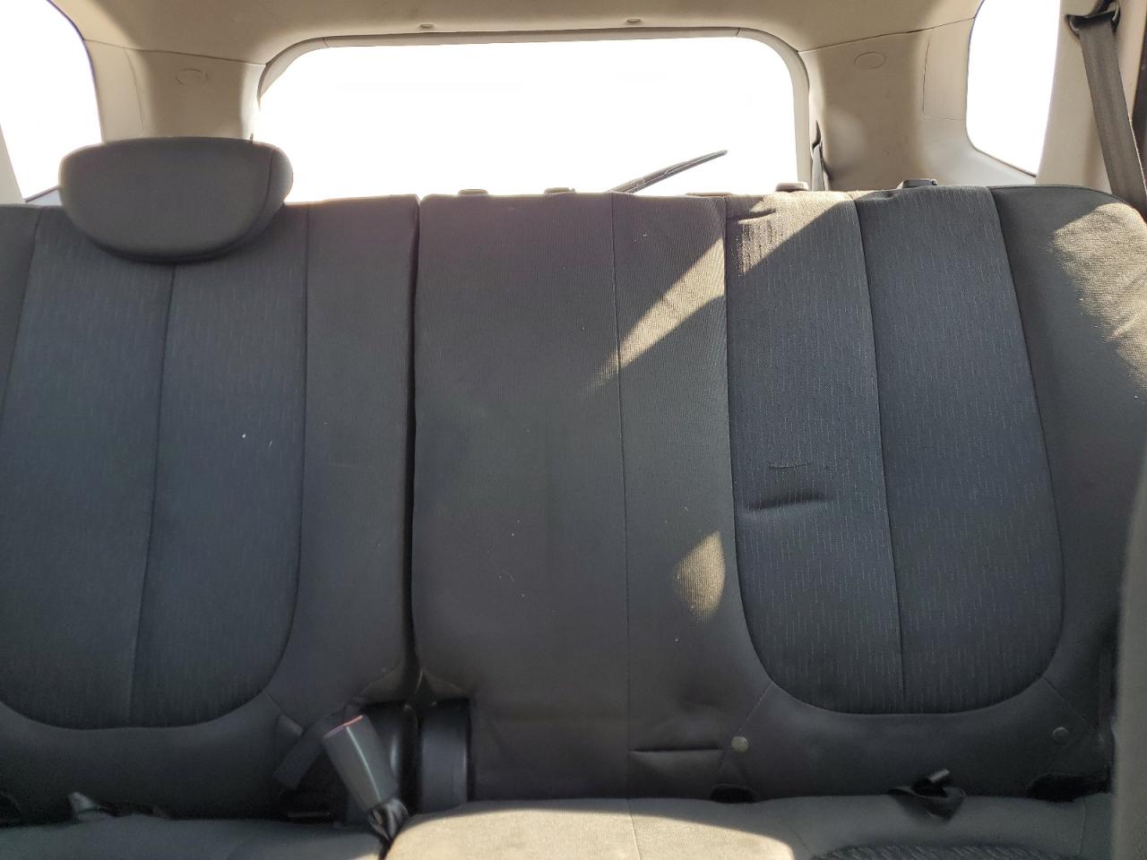 2009 Kia Rondo Base VIN: KNAFG529297279886 Lot: 84424205