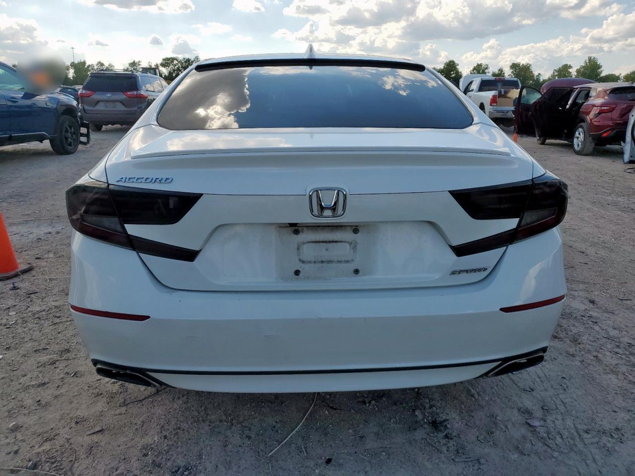 2018 Honda Accord Sport VIN: 1HGCV1F32JA092568 Lot: 84208195
