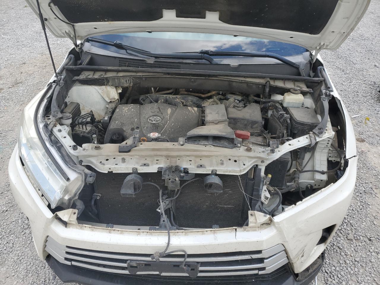 2017 Toyota Highlander Le VIN: 5TDZZRFH1HS228208 Lot: 71150885