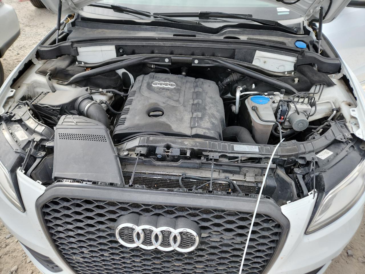 2014 Audi Q5 Premium Plus VIN: WA1LFAFP2EA057995 Lot: 81625505