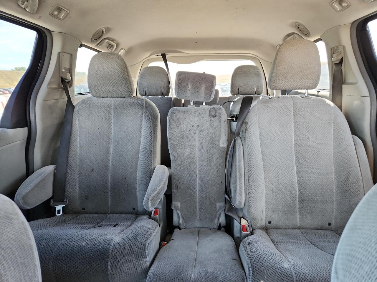 2011 Toyota Sienna Le VIN: 5TDKK3DC1BS144858 Lot: 81884485