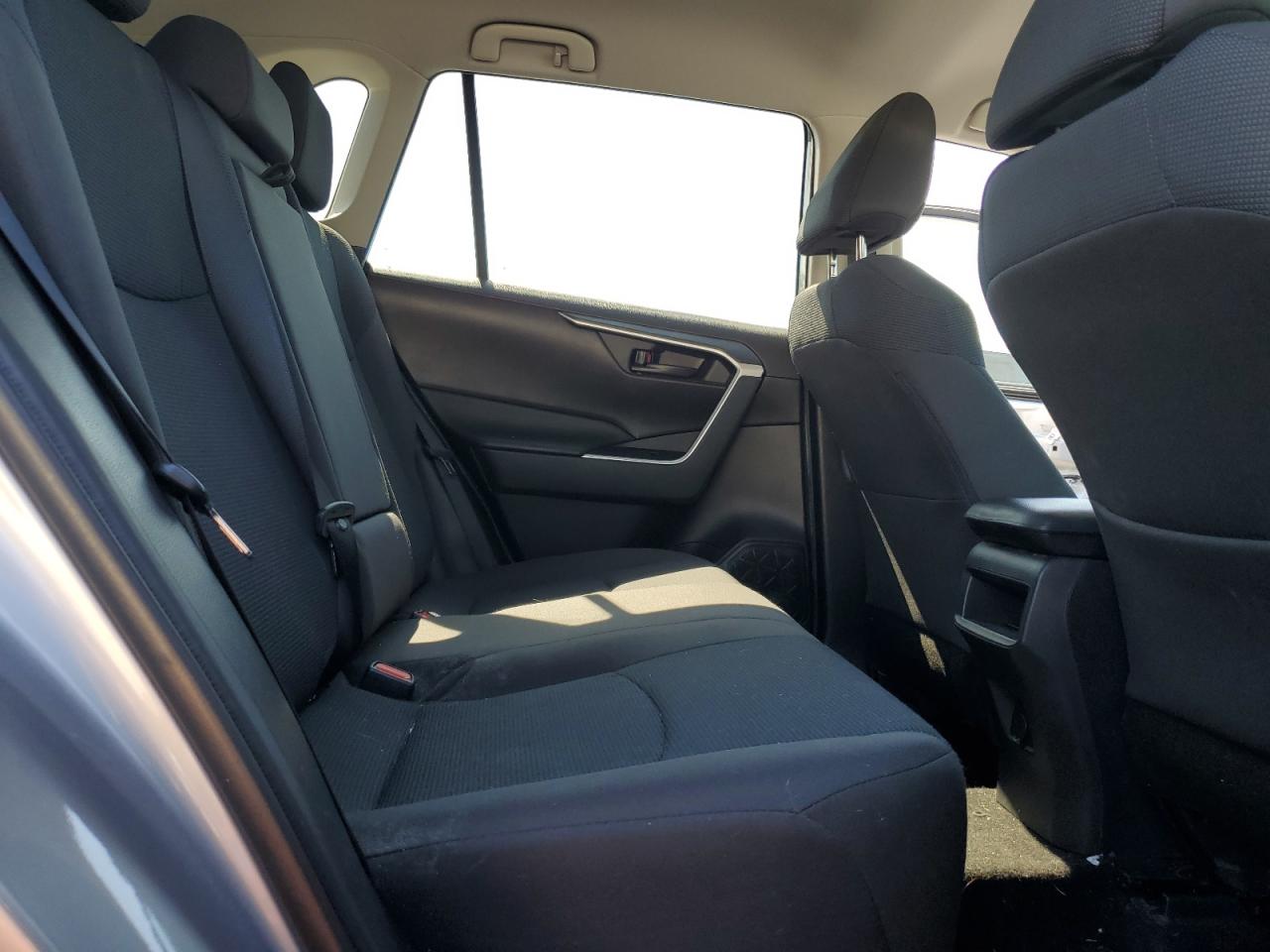 2021 Toyota Rav4 Le VIN: 2T3F1RFV3MC163677 Lot: 80180565