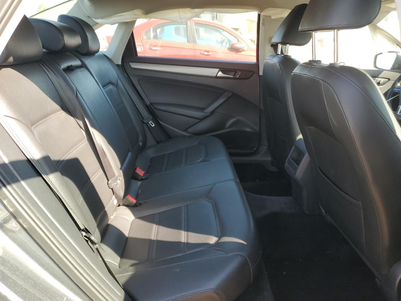 2015 Volkswagen Passat S VIN: 1VWAS7A33FC120475 Lot: 81824825