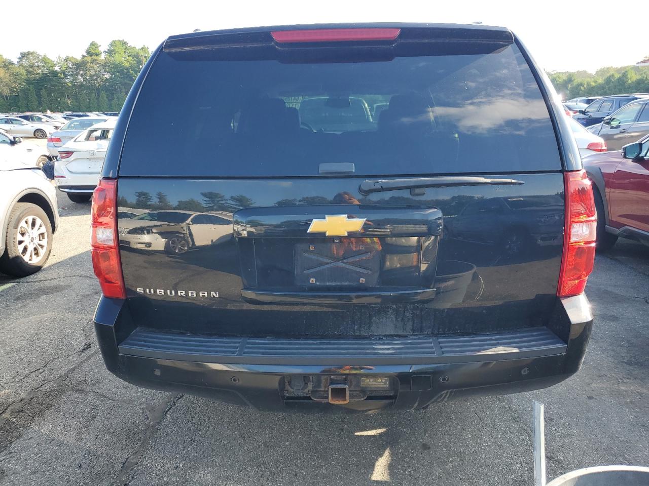 2014 Chevrolet Suburban K1500 Lt VIN: 1GNSKJE71ER210650 Lot: 71705935