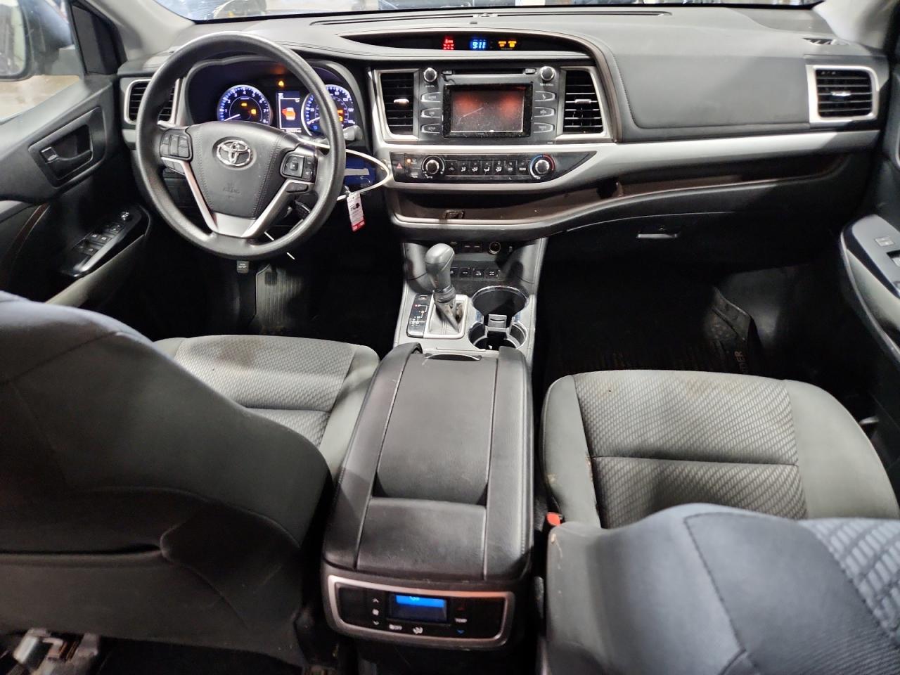 2019 Toyota Highlander Le VIN: 5TDBZRFH1KS975459 Lot: 71602215