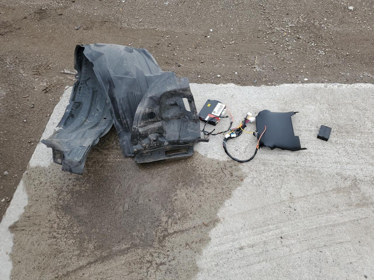 2015 Toyota Corolla L VIN: 2T1BURHE1FC319701 Lot: 81433735