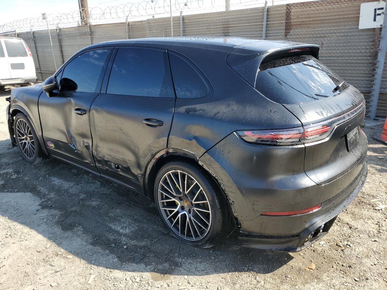 2019 Porsche Cayenne WP1AA2AYXKDA06013 photo #3