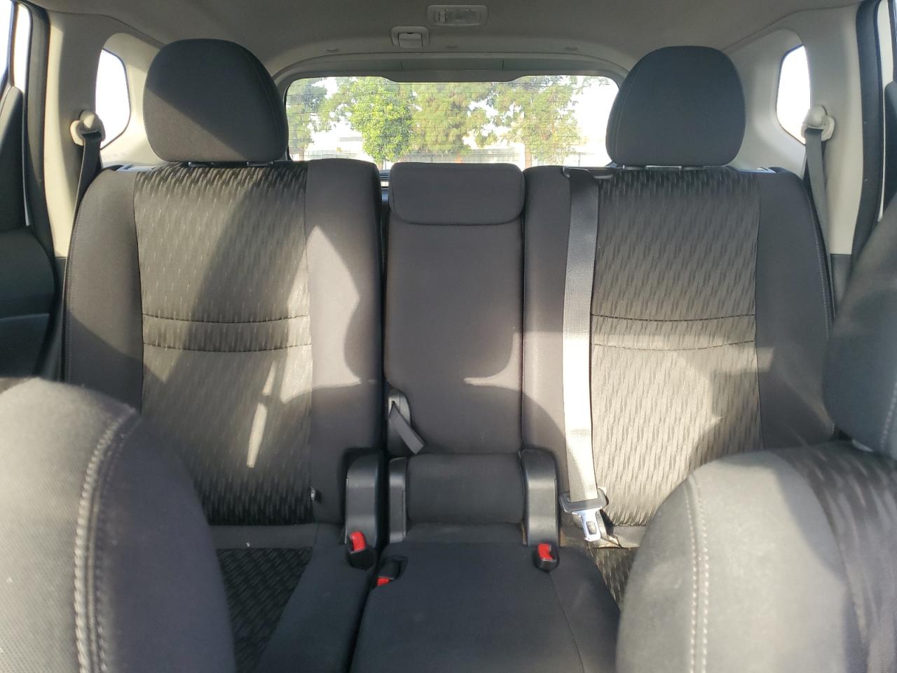 2018 Nissan Rogue S VIN: 5N1AT2MT4JC838992 Lot: 81732205