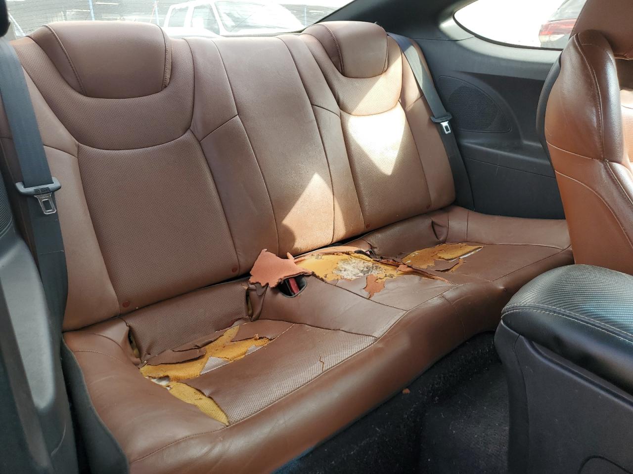 2010 Hyundai Genesis Coupe 3.8L VIN: KMHHU6KHXAU006990 Lot: 81899115