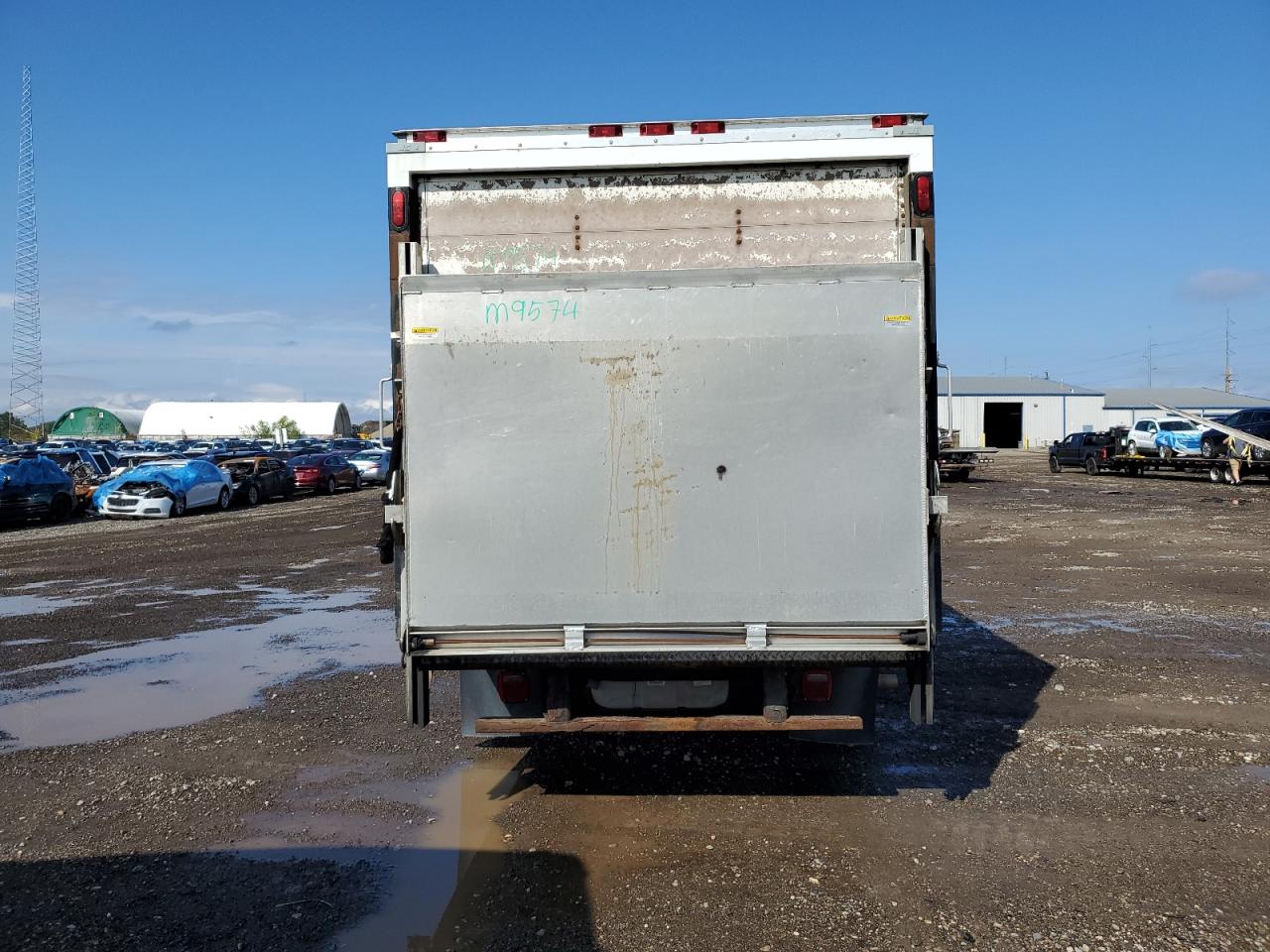 2010 Ford Econoline E450 Super Duty Cutaway Van VIN: 1FDXE4FS3ADA61607 Lot: 81303655