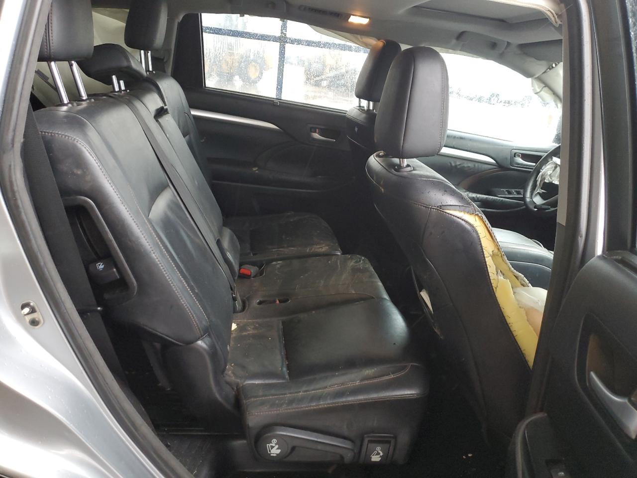 2015 Toyota Highlander Xle VIN: 5TDJKRFH7FS085926 Lot: 83825955