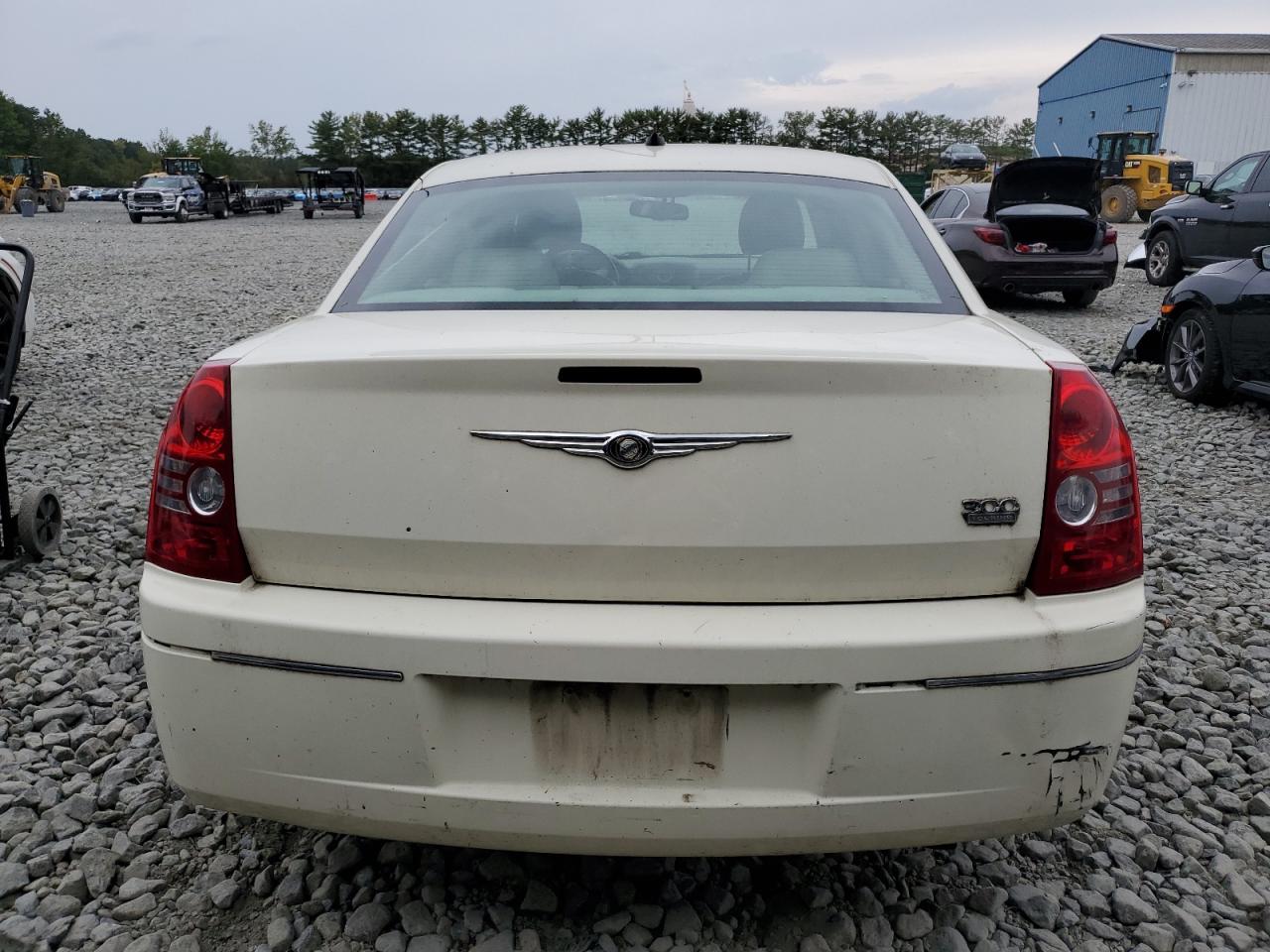 2008 Chrysler 300 Touring VIN: 2C3LA53G58H137690 Lot: 81771235