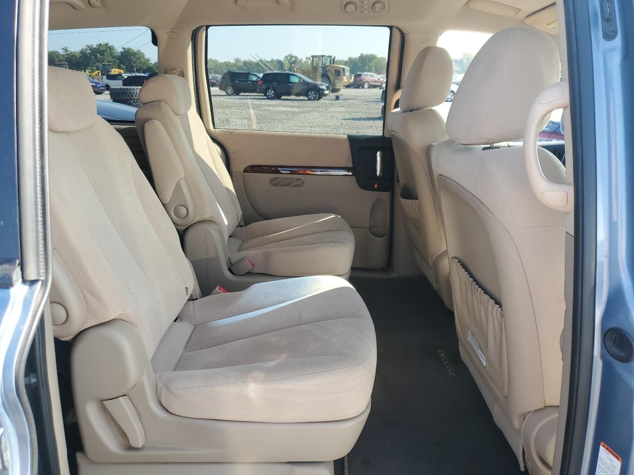 2008 Hyundai Entourage Gls VIN: KNDMC233586051979 Lot: 71410015