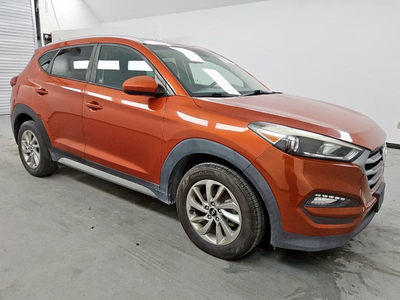  HYUNDAI TUCSON 2017 Оранжевый