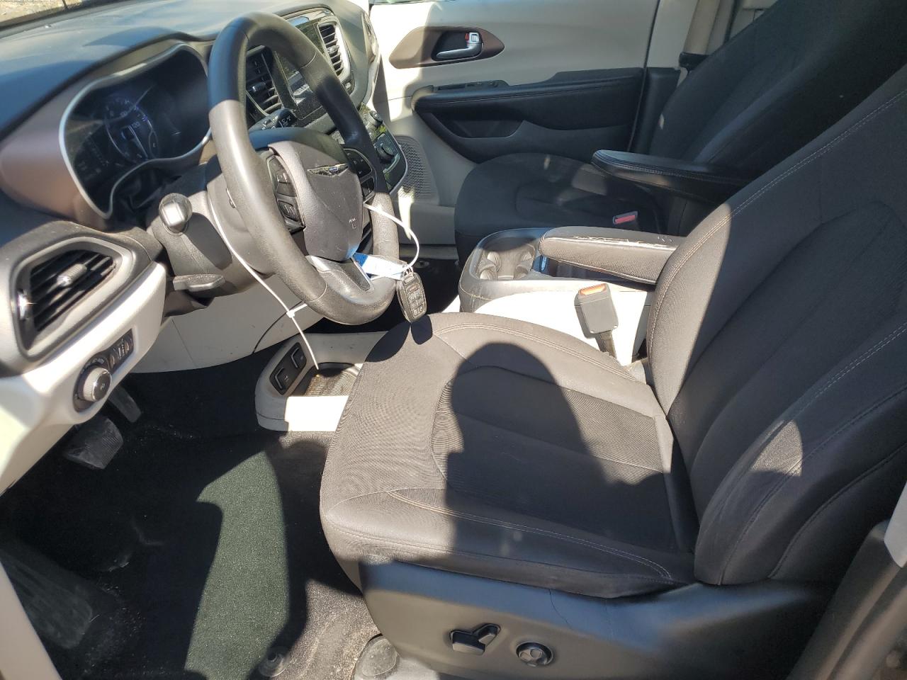 2017 Chrysler Pacifica Touring L VIN: 2C4RC1BG2HR811234 Lot: 82047645