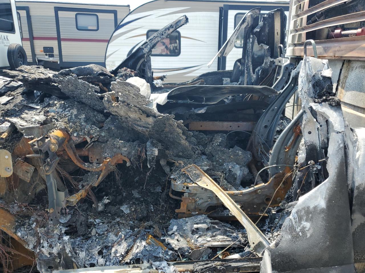 2017 Ford F550 Super Duty VIN: 1FDUF5GT9HEB24775 Lot: 71646085