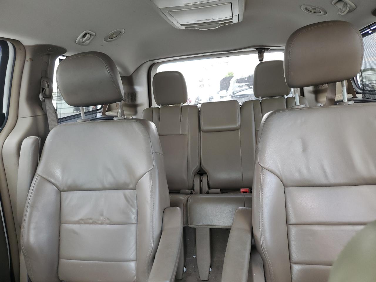 2011 Volkswagen Routan Se VIN: 2V4RW3DG9BR668392 Lot: 83793625