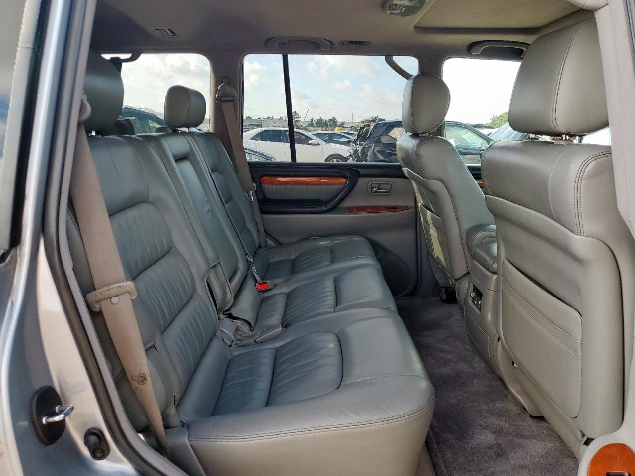 2005 Lexus Lx 470 VIN: JTJHT00W553553647 Lot: 83853335