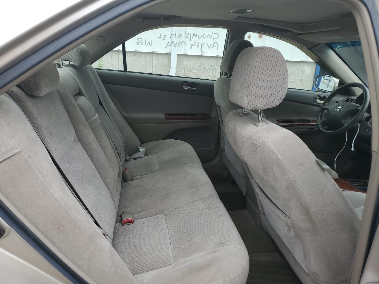 2004 Toyota Camry Le VIN: 4T1BF30K04U583366 Lot: 70001735