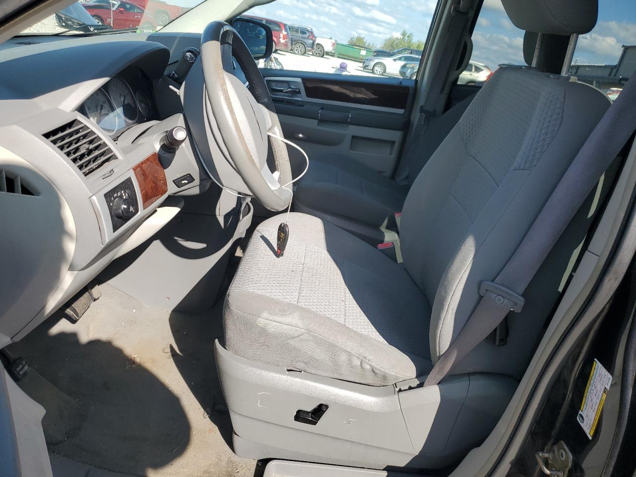 2010 Chrysler Town & Country Touring VIN: 2A4RR5D10AR102798 Lot: 71243445